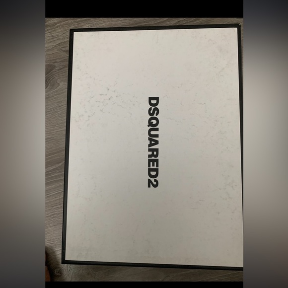 This boots is in very good condition and gently used. - Picture 4 of 7